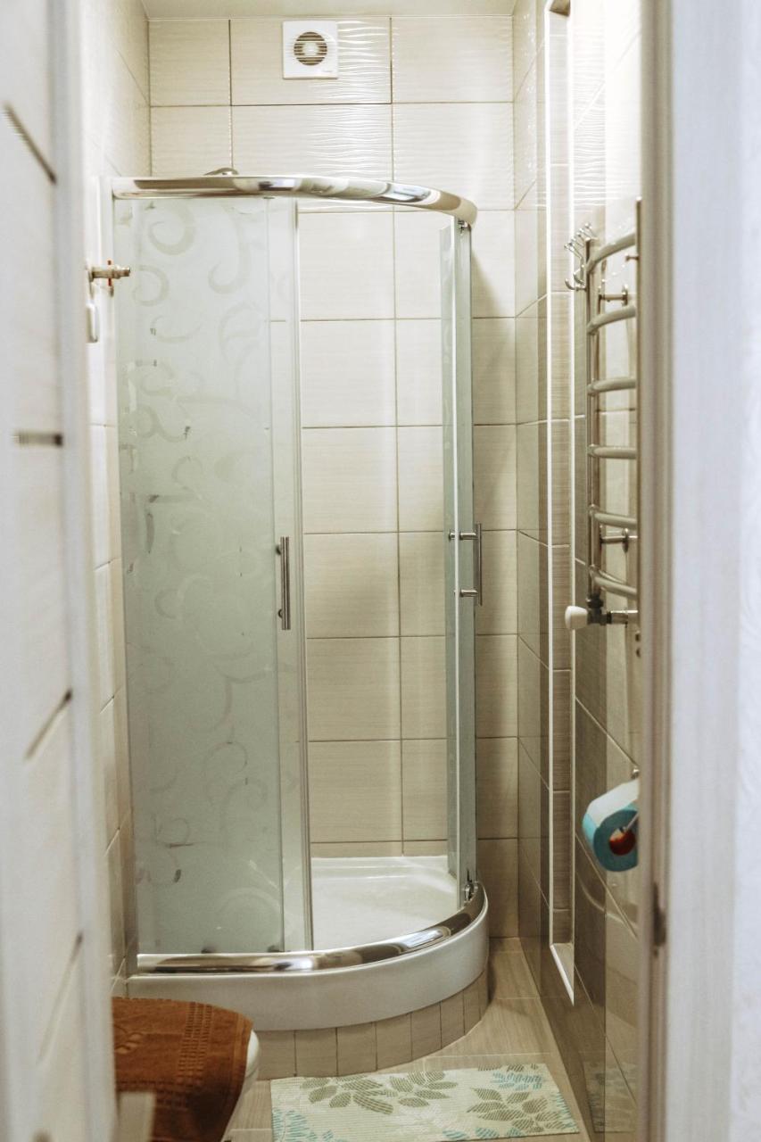 Hotel Rafinad Lviv Bagian luar foto