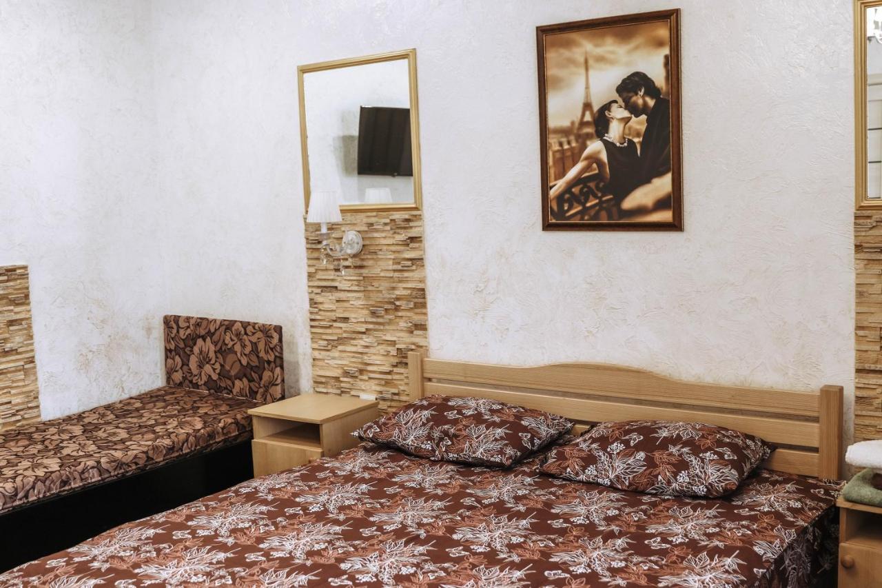 Hotel Rafinad Lviv Bagian luar foto