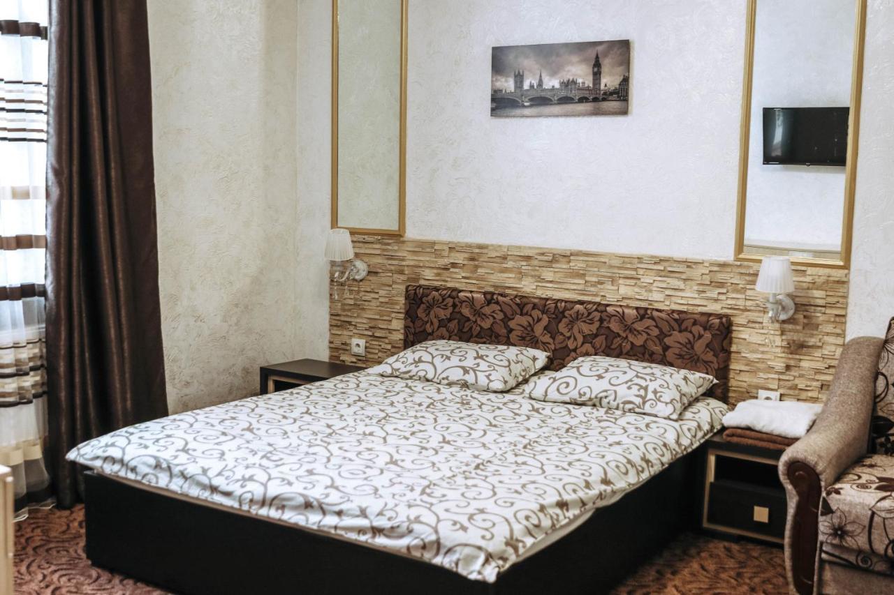 Hotel Rafinad Lviv Bagian luar foto