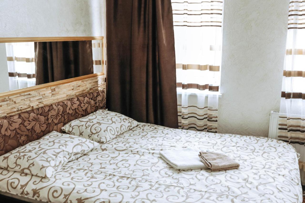 Hotel Rafinad Lviv Bagian luar foto