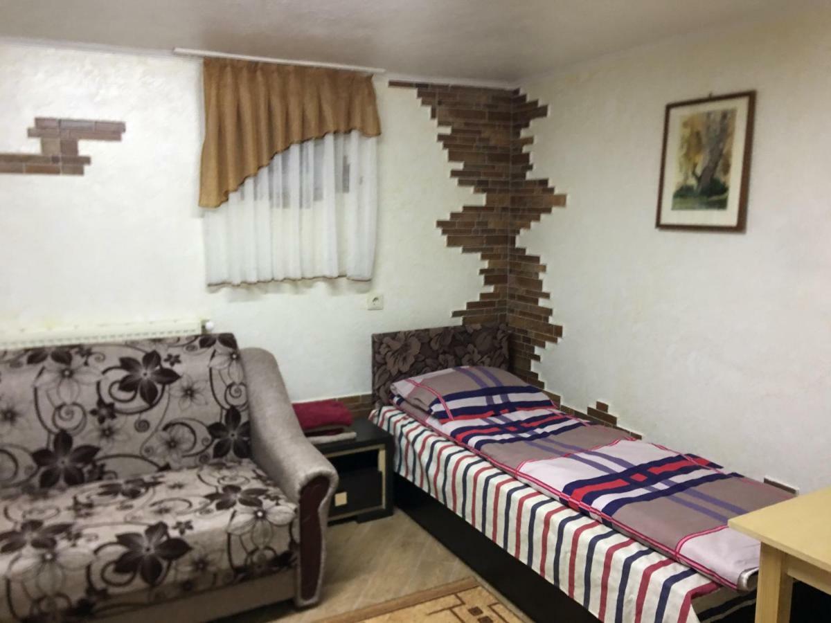 Hotel Rafinad Lviv Bagian luar foto