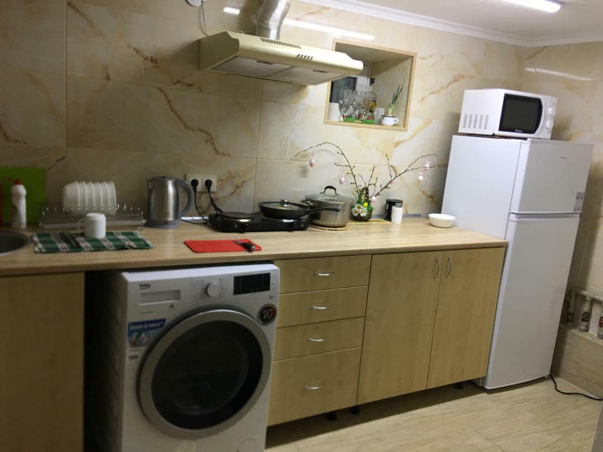 Hotel Rafinad Lviv Bagian luar foto
